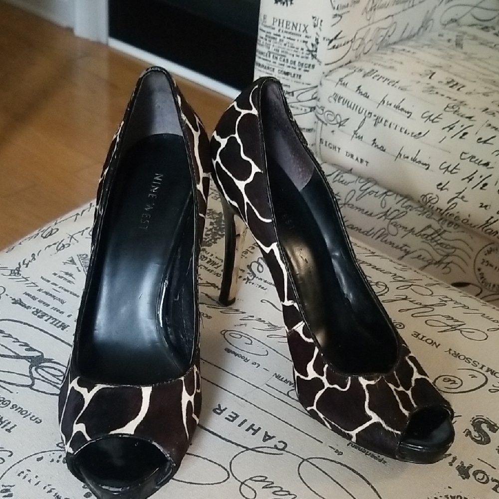 Nine West Giraffe Print Peep Toe Heels